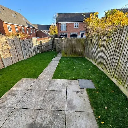 Modern Townhouse - 3 Bed 2.5 Bath 2 Private Gated Parking Villa Wellingborough Exterior photo