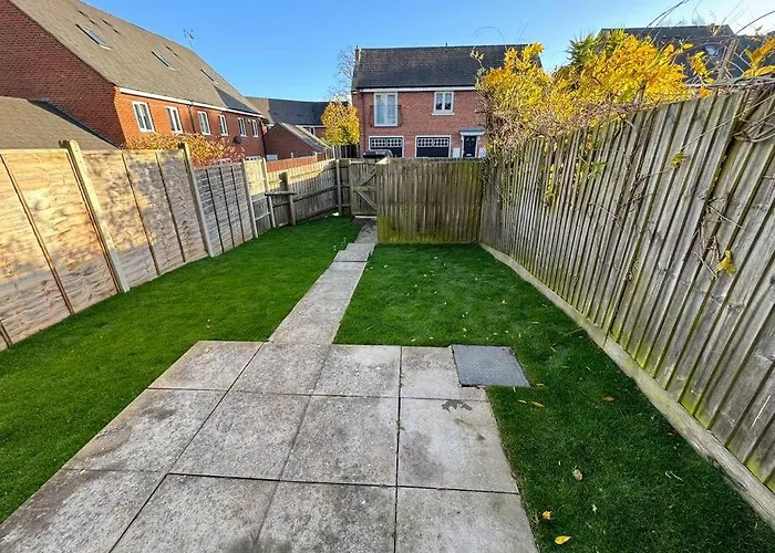 Modern Townhouse - 3 Bed 2.5 Bath 2 Private Gated Parking