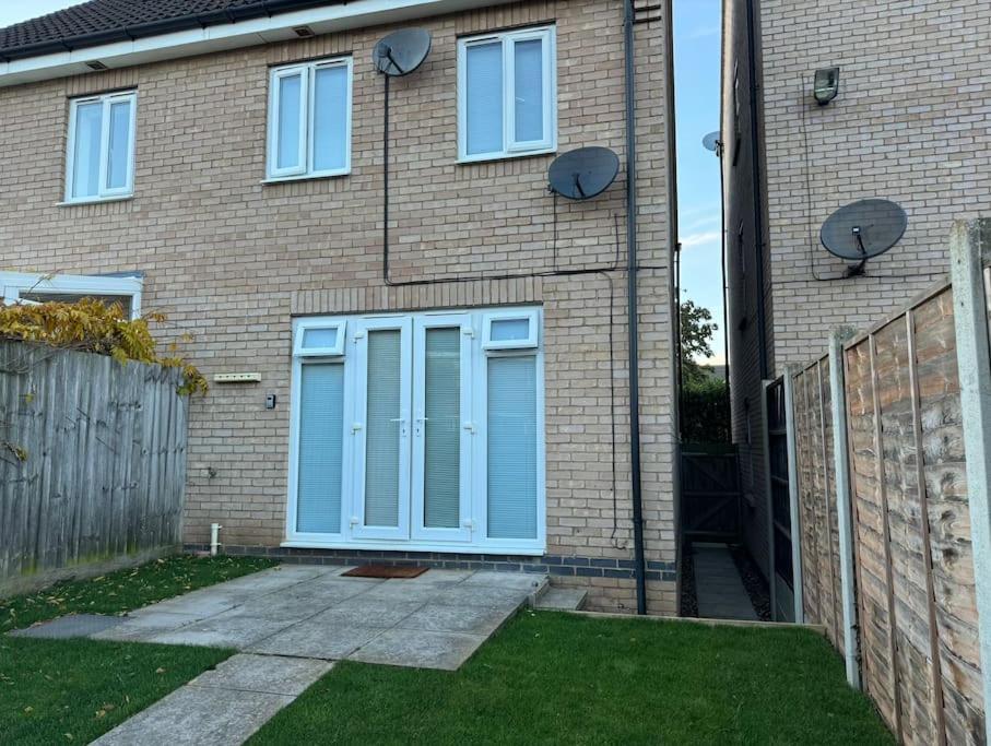 Modern Townhouse - 3 Bed 2.5 Bath 2 Private Gated Parking Holiday home