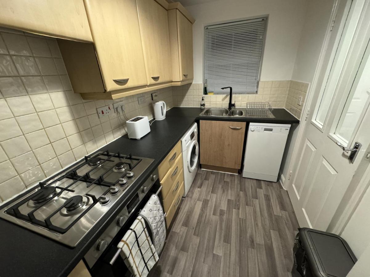 Modern Townhouse - 3 Bed 2.5 Bath 2 Private Gated Parking Holiday home *