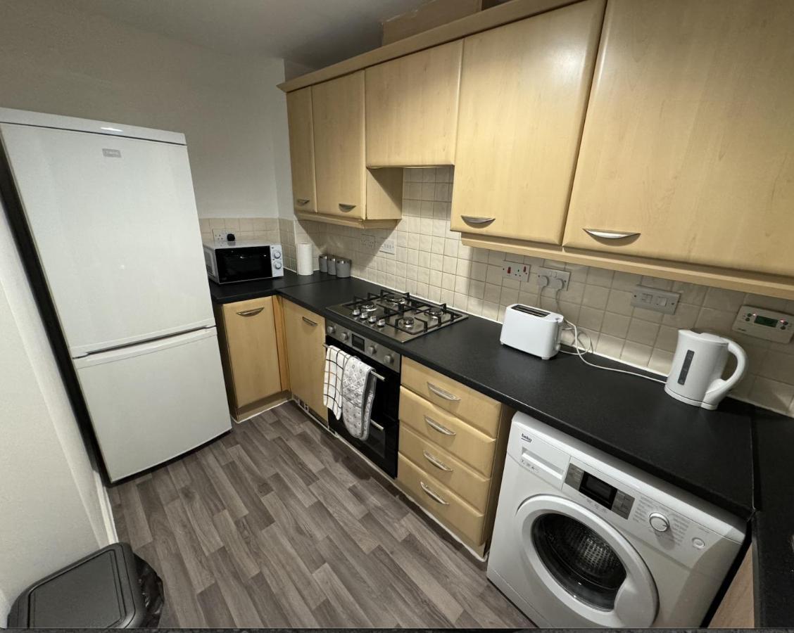 Modern Townhouse - 3 Bed 2.5 Bath 2 Private Gated Parking Holiday home *
